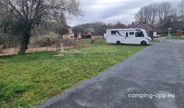 Aire de camping-car de Saint Geniès (Dordogne)