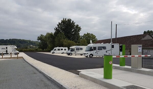 Aire de camping-car de Saint-Antoine-de-Breuilh, La Pergola (Dordogne)