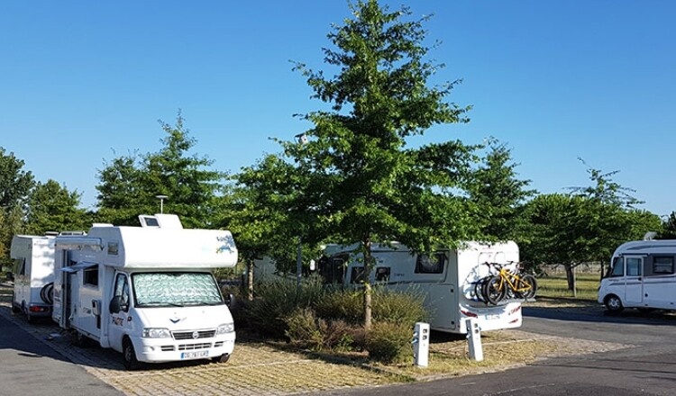 Aire de camping-car de St-Sulpice-de-Faleyrens (Gironde) — Campervan Site in Saint Sulpice de Faleyrens