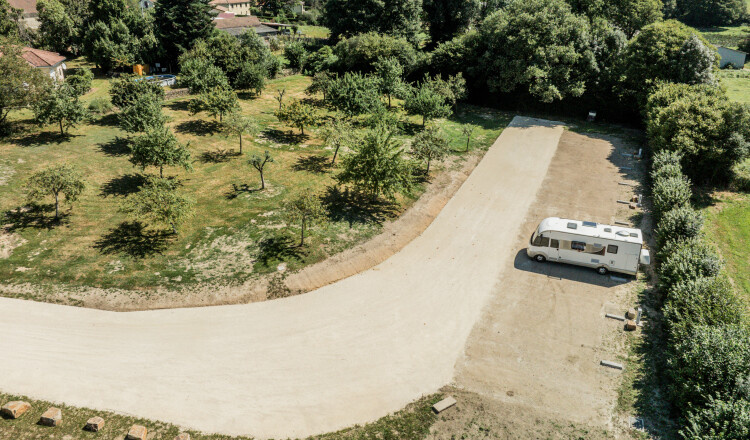 Aire de camping-car de Le Chalard (Haute Vienne) — Area Autocaravanas in Le Chalard