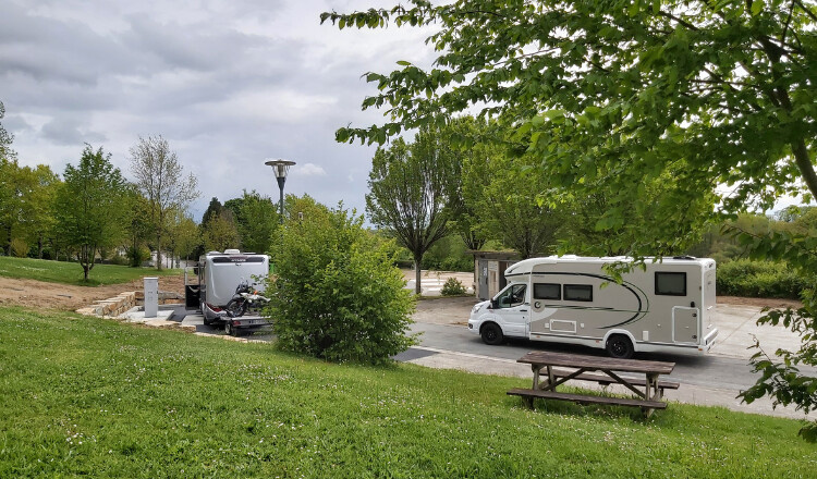 Aire de camping-car de Oradour-sur-Glane (Haute Vienne) — Bobilplass in Oradour sur Glane