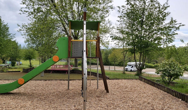 Aire de camping-car de Oradour-sur-Glane (Haute Vienne) — Photo 2