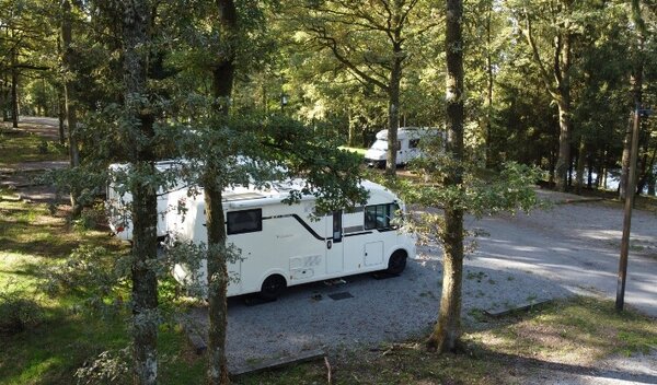 Aire de camping-car de Lac Saint-Pardoux, Razès (Haute Vienne) — Photo 3