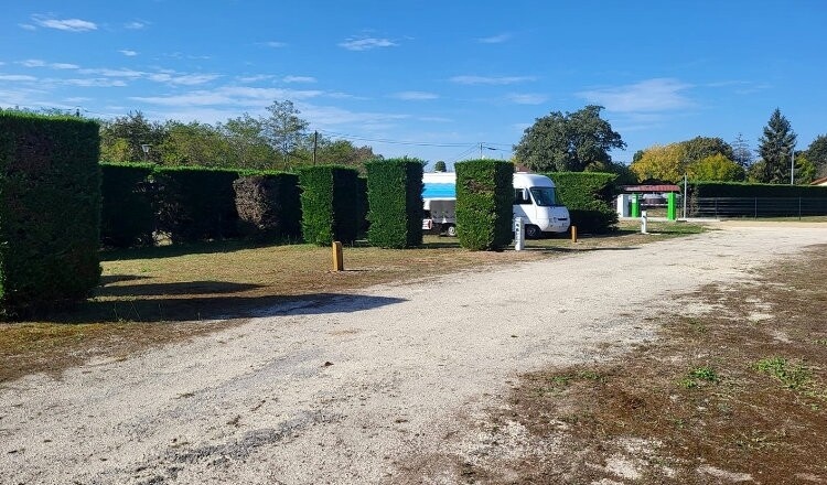 Aire de camping-car de Roquefort (Landes) — Aire camping car in Roquefort