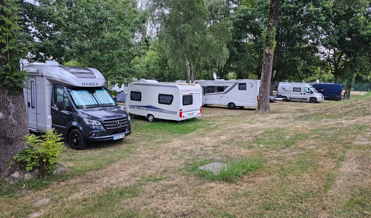 Aire de camping-car de Morlaas (Pyrénées Atlantiques) — Sp. parking dla kamperów in Morlaàs