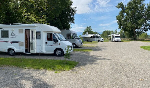 Aire de camping-car de Bours - Le Lac (Hautes Pyrénées)