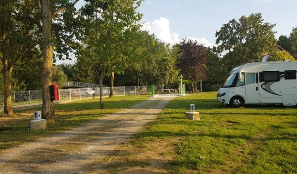 Aire de camping-car de Tournay, Porte des Hautes Pyrénées (Hautes Pyrénées) — Photo 2