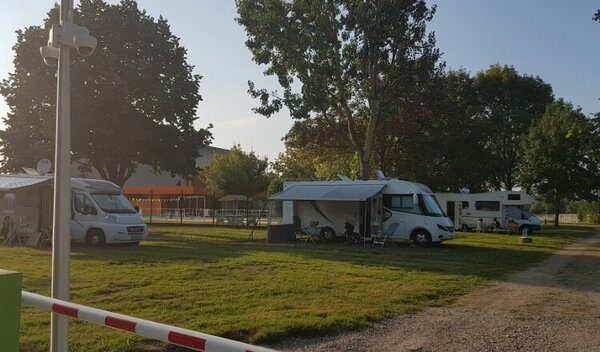 Aire de camping-car de Tournay, Porte des Hautes Pyrénées (Hautes Pyrénées) — Photo 3