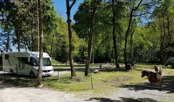 Aire de camping-car de Girac (Lot)