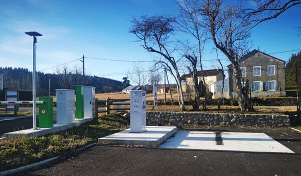 Aire de camping-car de Chambon-le-Château (Lozère) — Photo 2