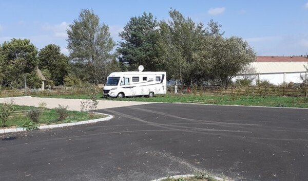 Aire de camping-car de Chambon-le-Château (Lozère) — Photo 3