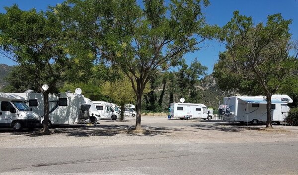 Aire de camping-car de Vinça le Lac (Pyrénées Orientales)
