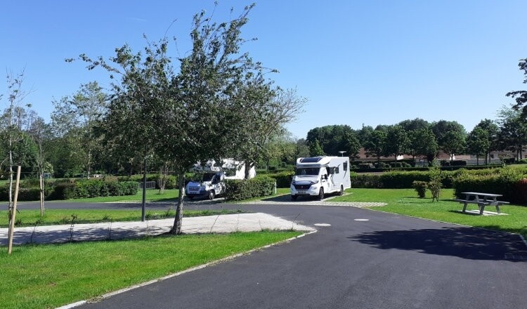 Aire de camping-car de Bonnétable, la Prairie (Sarthe) — 露营车营地 in Bonnétable