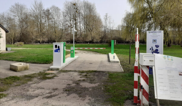 Aire de camping-car de Loir en Vallée (Sarthe) — Photo 2