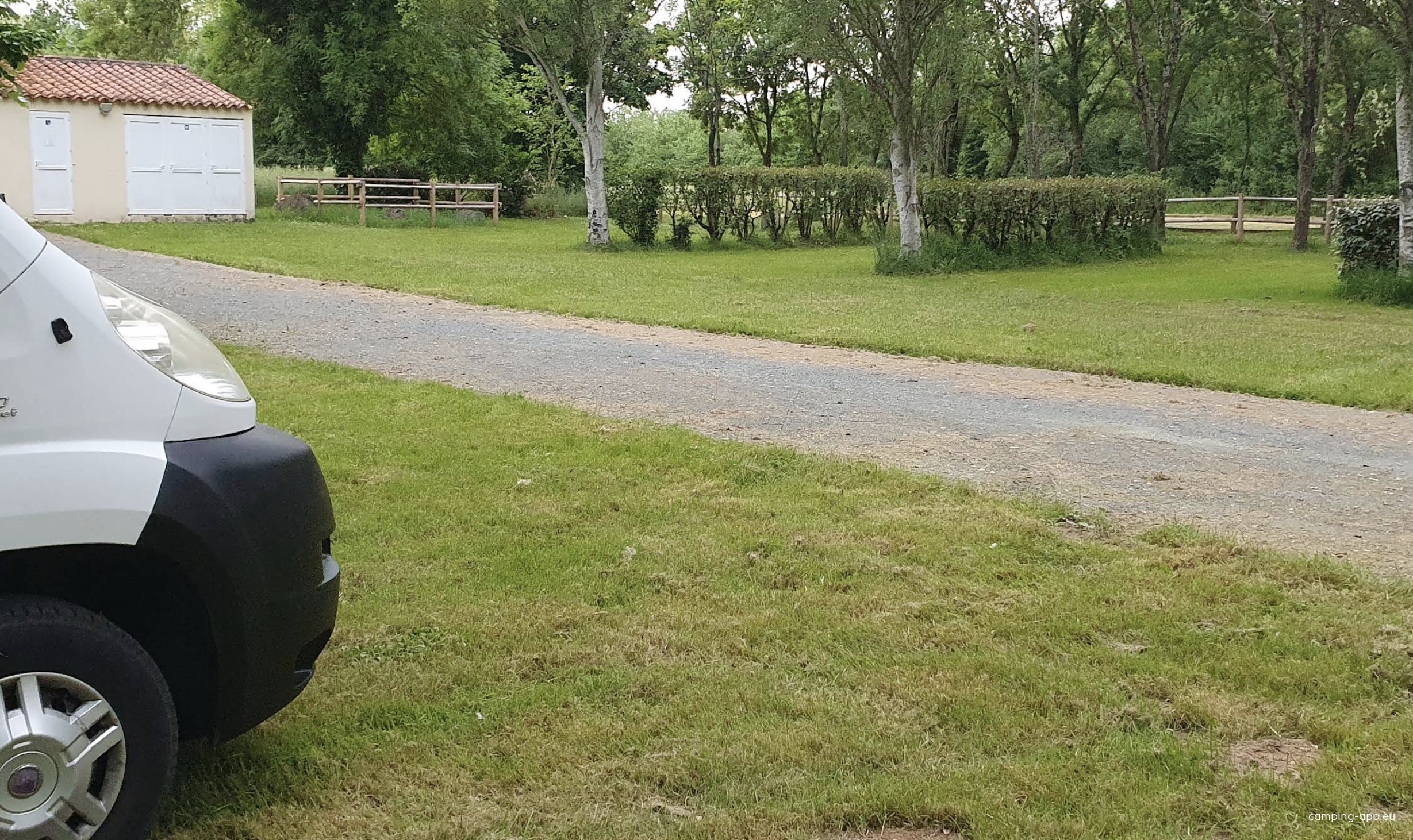 Aire de camping-car de Saint-Cyr-en-Talmondais (Vendée) — Karavan Sitesi in Saint Cyr en Talmondais