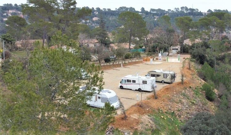 Aire de camping-car de Thoronet, L'Abbaye (Var) — Campervan Site in LE THORONET 83340 Le Thoronet