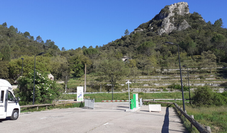 Aire de camping-car de Vins-sur-Caramy (Var) — Campervan Site in Vins sur Caramy