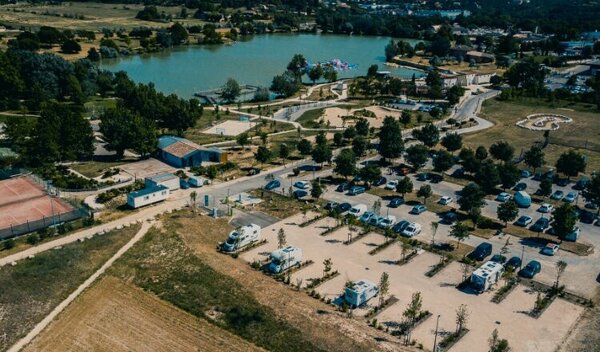 Aire de camping-car de Apt, Pays du Luberon (Vaucluse)