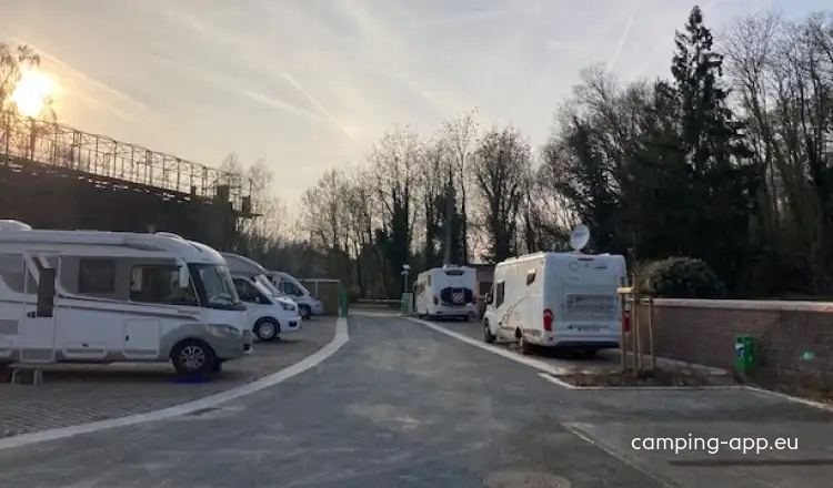 Aire de camping-car de Lessines (Hainaut) — Area Autocaravanas in Lessines