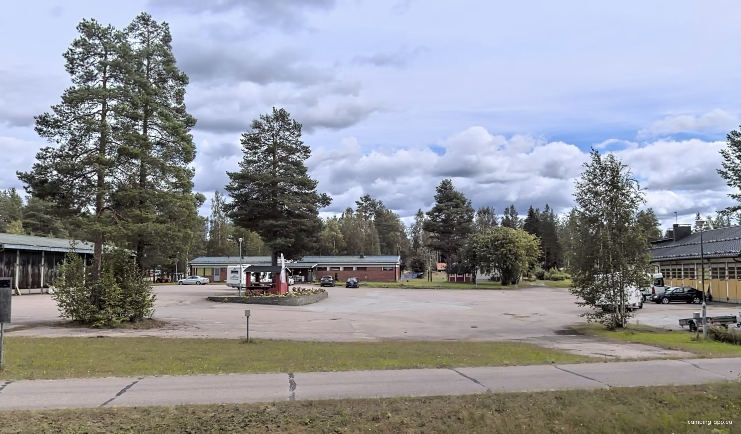 Pororajan Majoitus ja Caravan — Bobilplass in Puolanka
