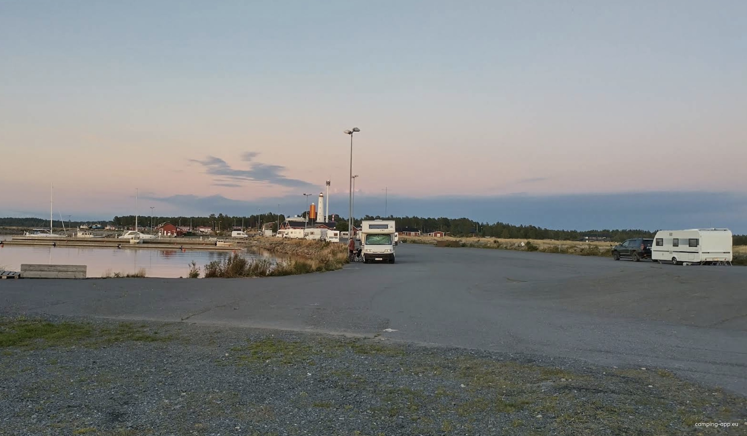 Hailuodon Matkaparkki, Café Kaija — Campervan Site in Hailuoto