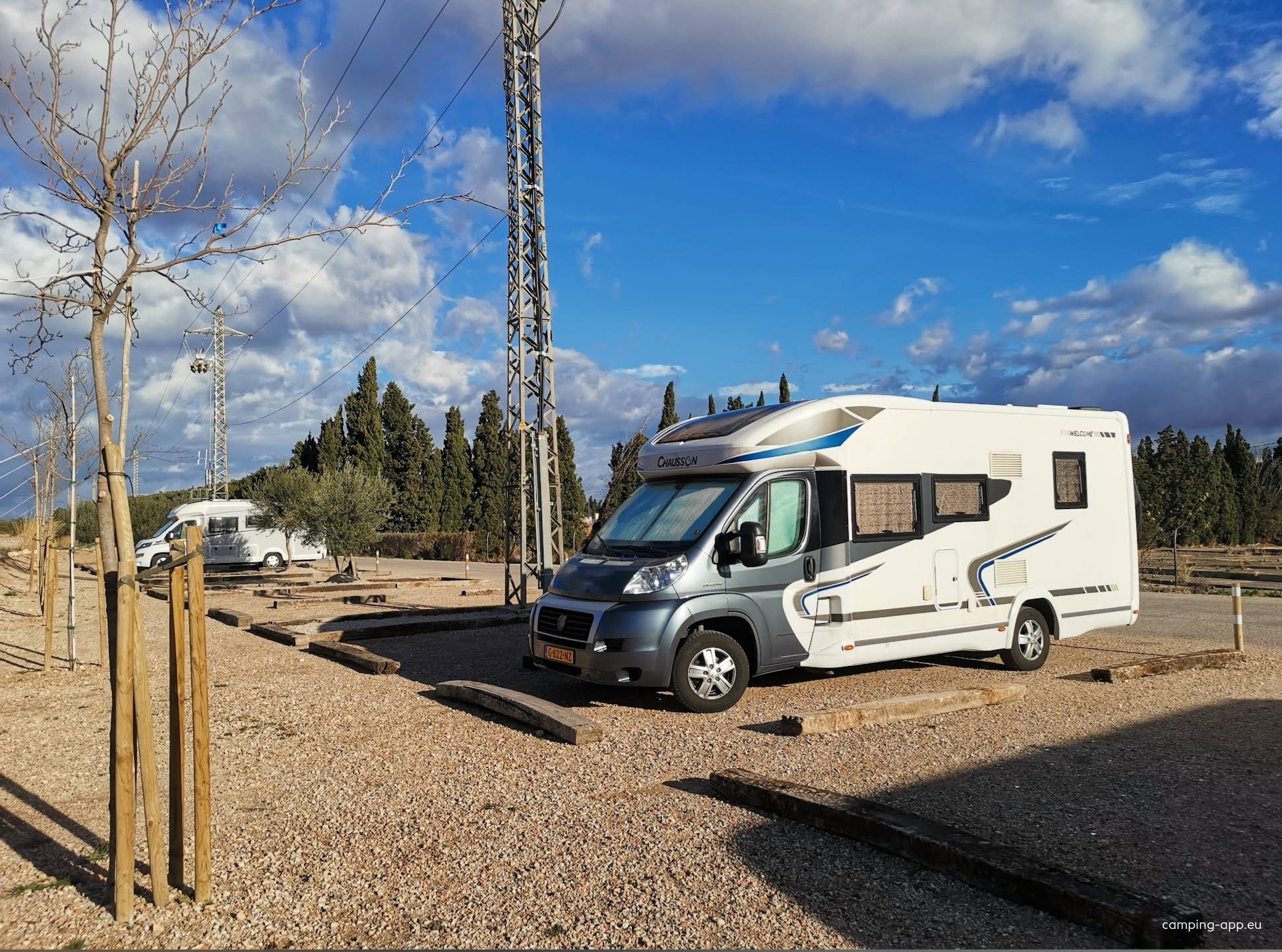 Área autocaravanes L`Aldea — Karavan Sitesi in L'Aldea