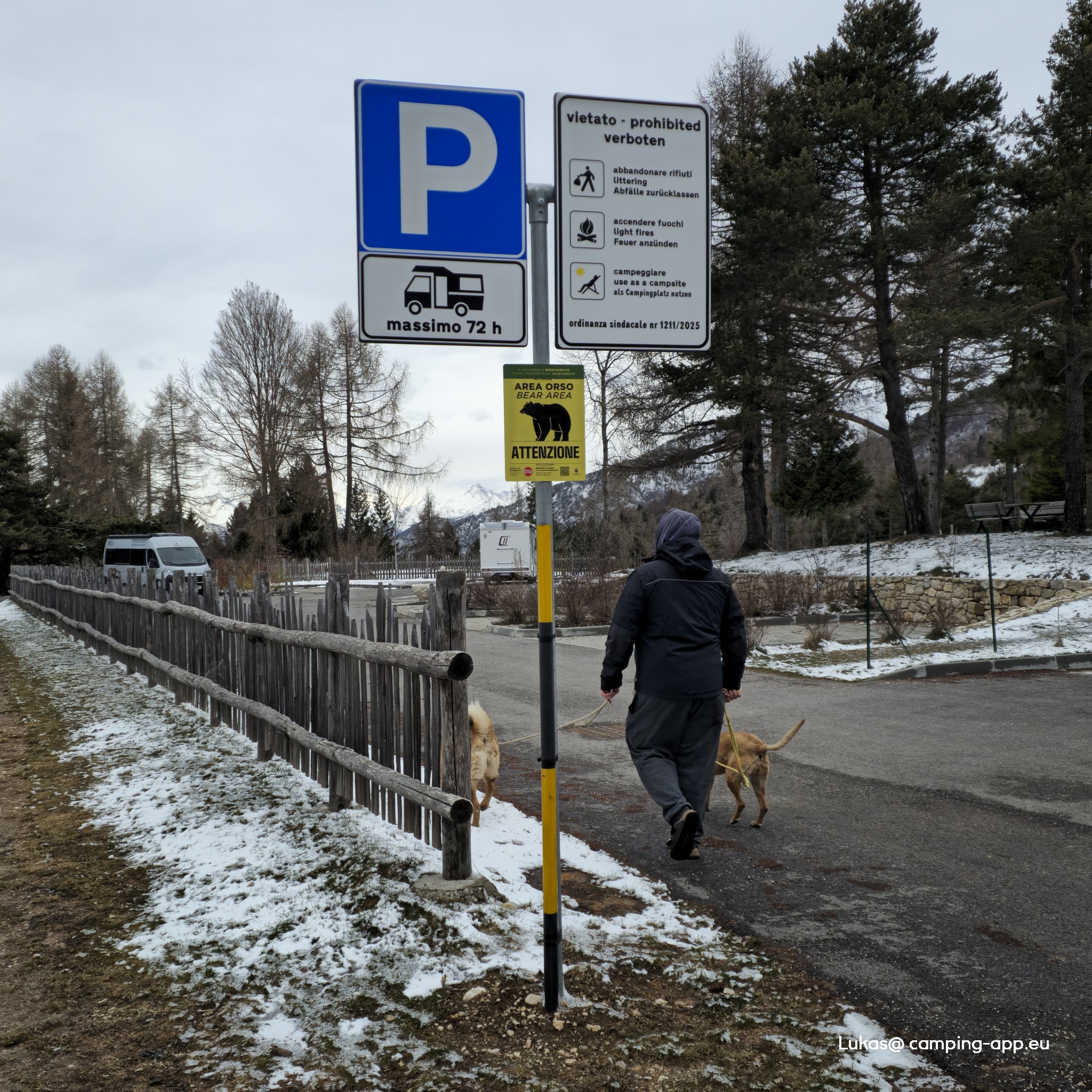 Area Sosta Camper S. Barbara — Camperplads in Ronzo-Chienis