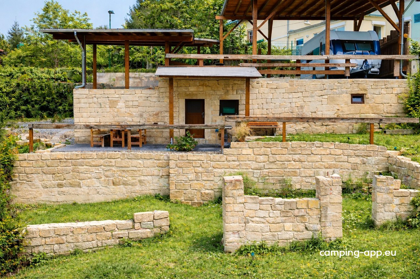 Stellplatz Domizil Sonnenterrasse — Campervan Site in Bad Schandau