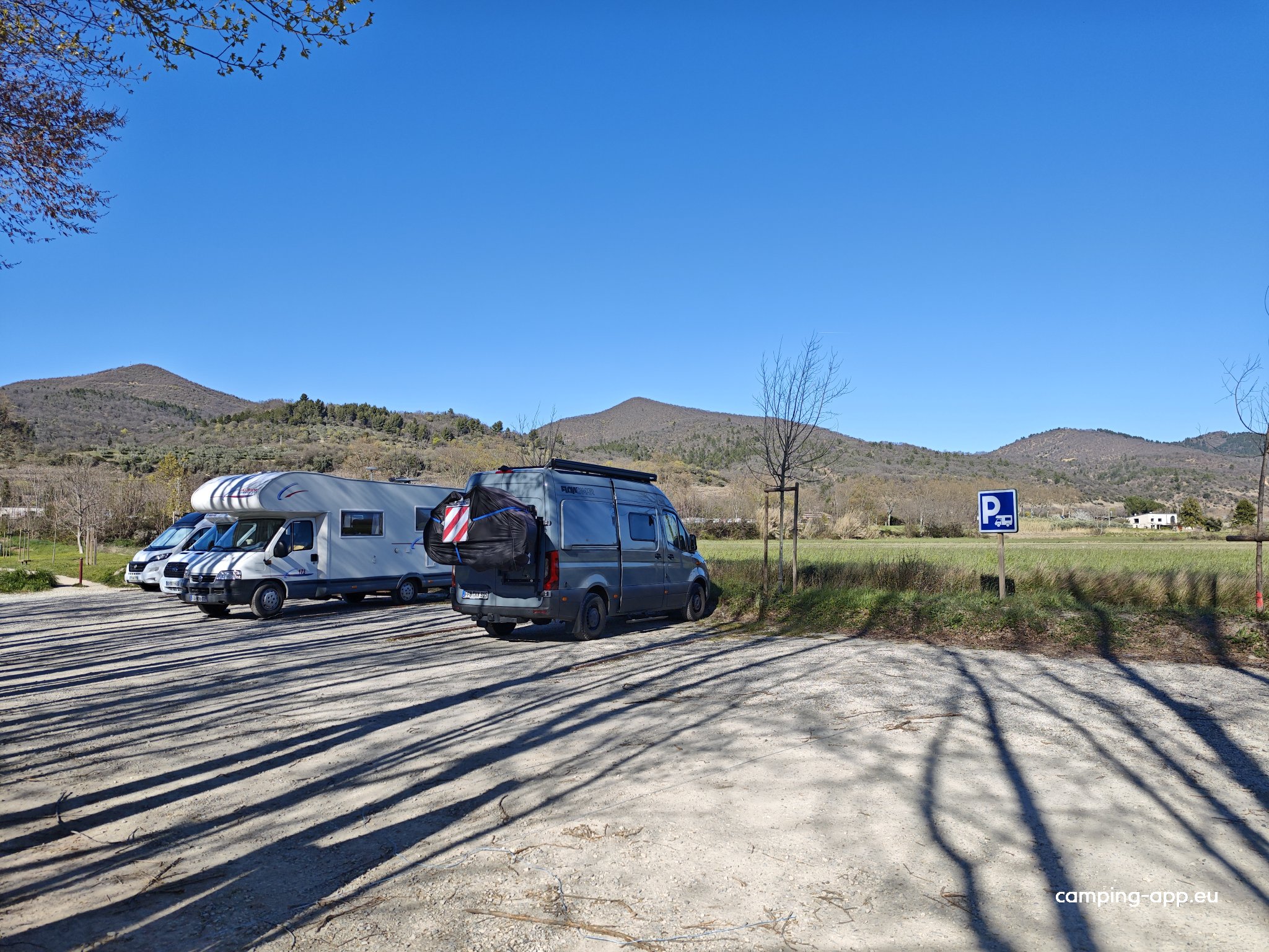 Aire Camping-Car Jean-Pierre Gouriou — Karavan Sitesi in Malijai