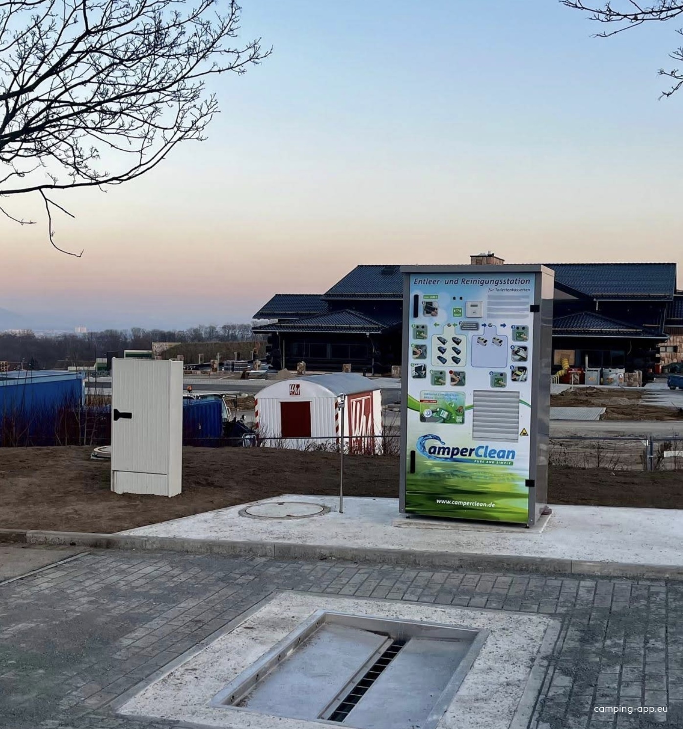 Roll&Rest - Wohnmobil- und Caravanstellplatz — Aire camping car in Bannewitz