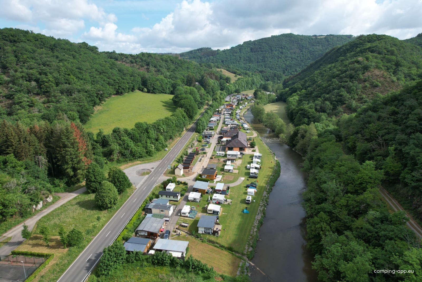 Camping du Barrage — Area da campeggio in Parc Hosingen