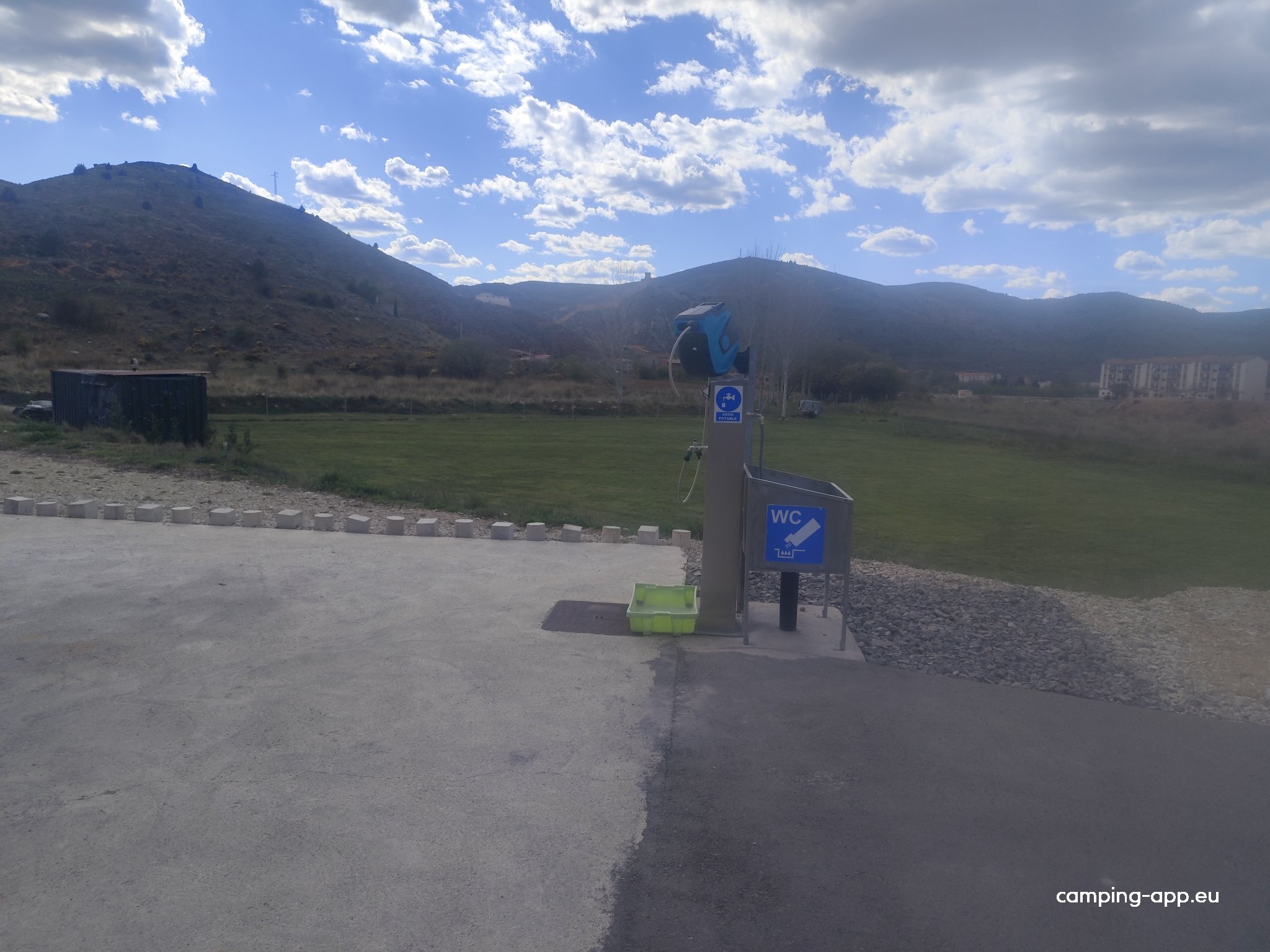 Área Autocaravanas Albarracín — Karavan Sitesi in Albarracín