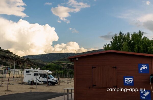 Área Autocaravanas Albarracín — Photo 6