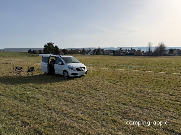 Idyllische Autarke Camperwiese — Foto 2
