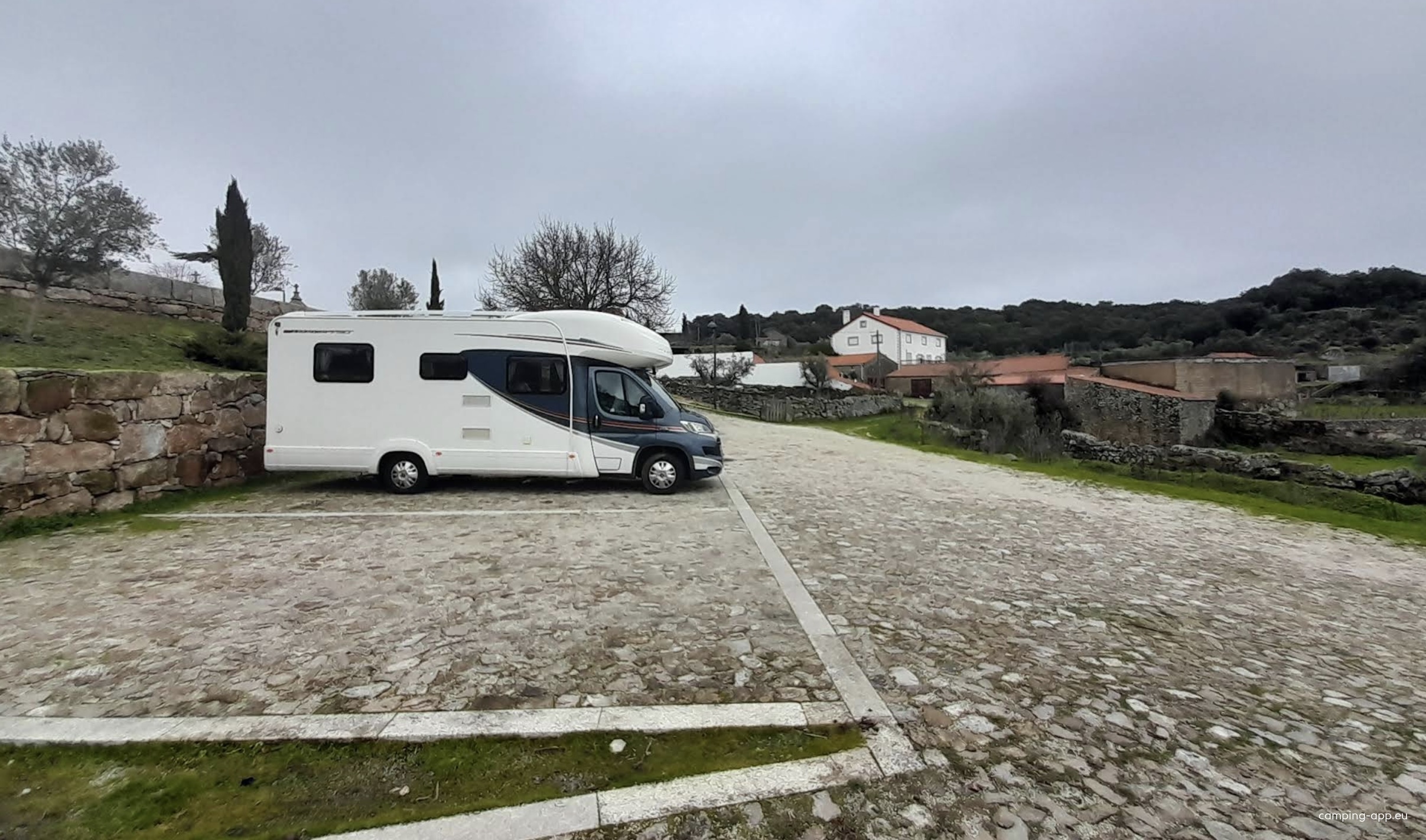 Stellplatz Castelo Mendo — Area di sosta in Almeida