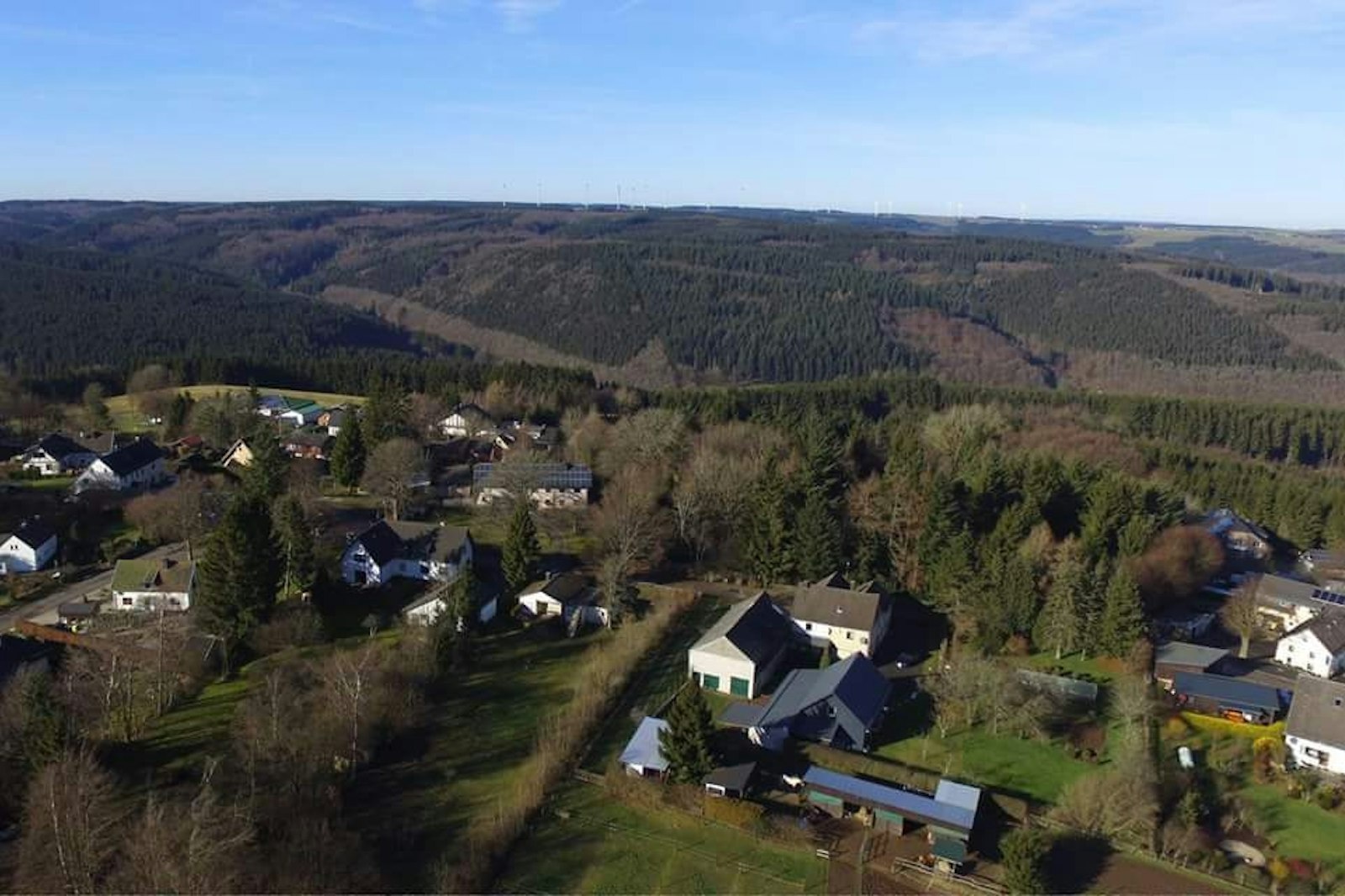 Stellplatz auf kleiner, privaten Pferderanch — On private ground in Hellenthal