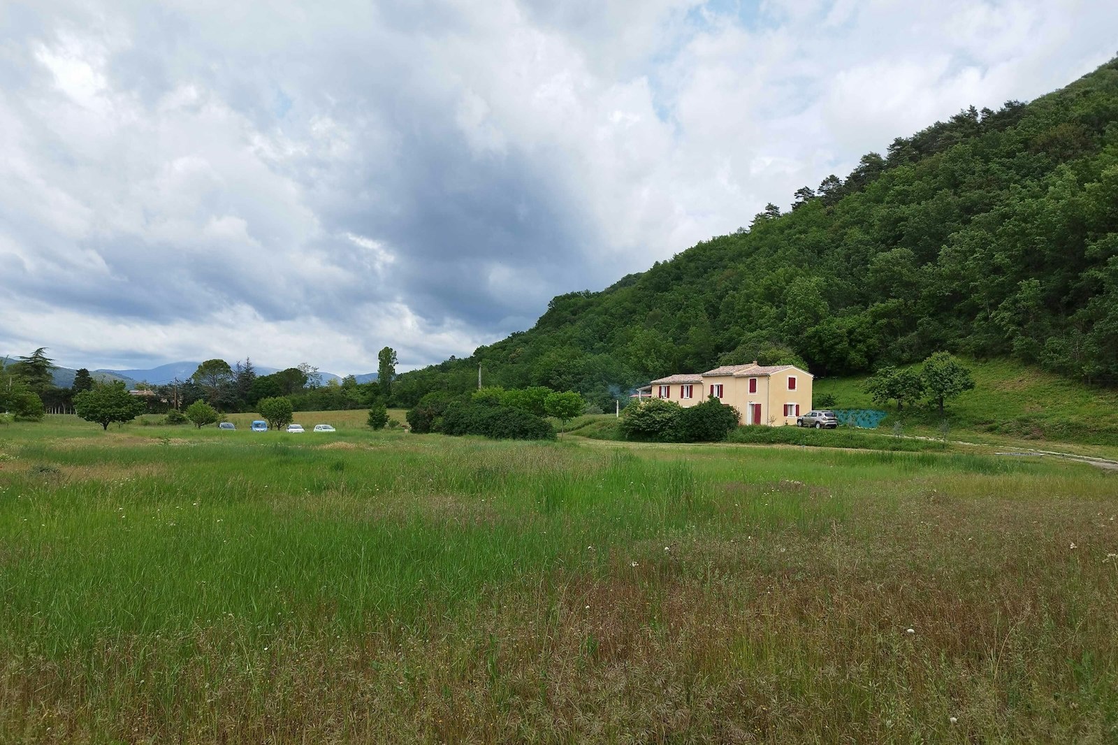 Camping dans les lavandes de l'Asse — Camping Site in Brunet