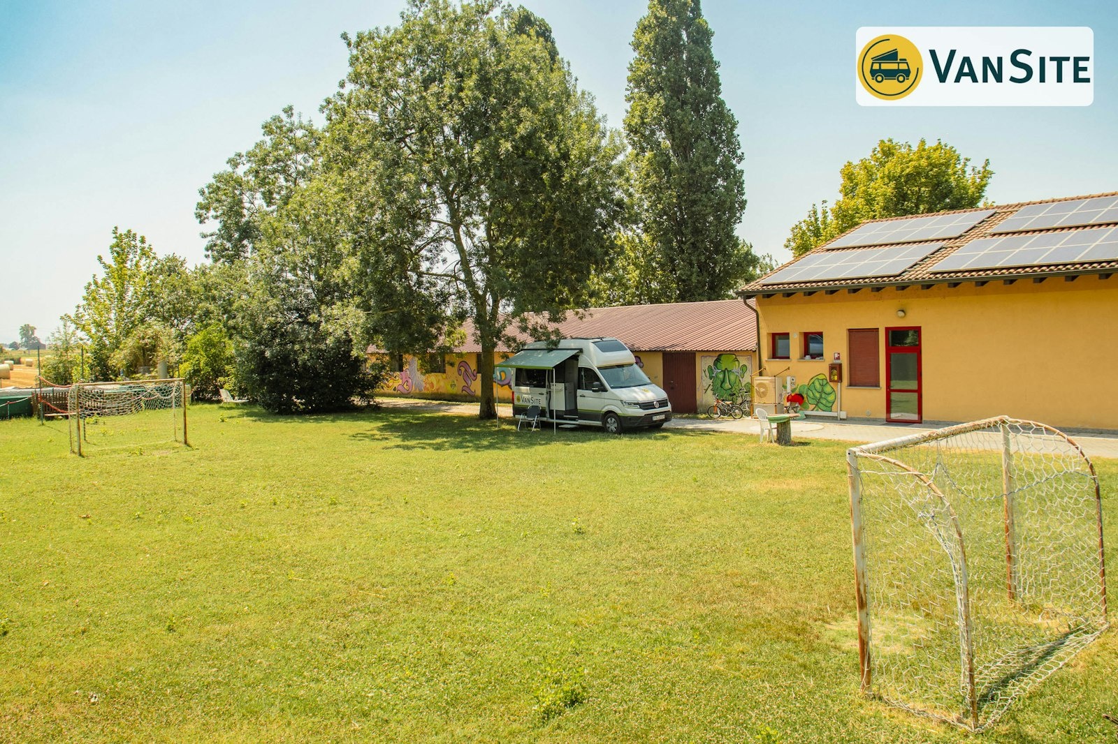 Soggiorno solidale nel giardino di Maranà-Tha — On private ground in Bologna