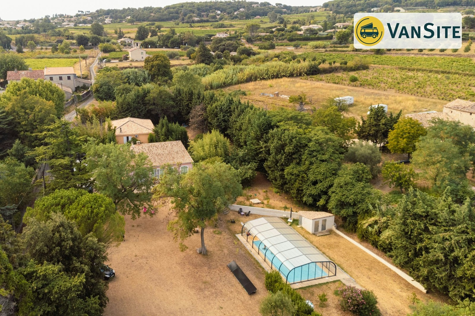La maison dans la prairie — На приватній землі in Saint-Marcel-d’Ardèche
