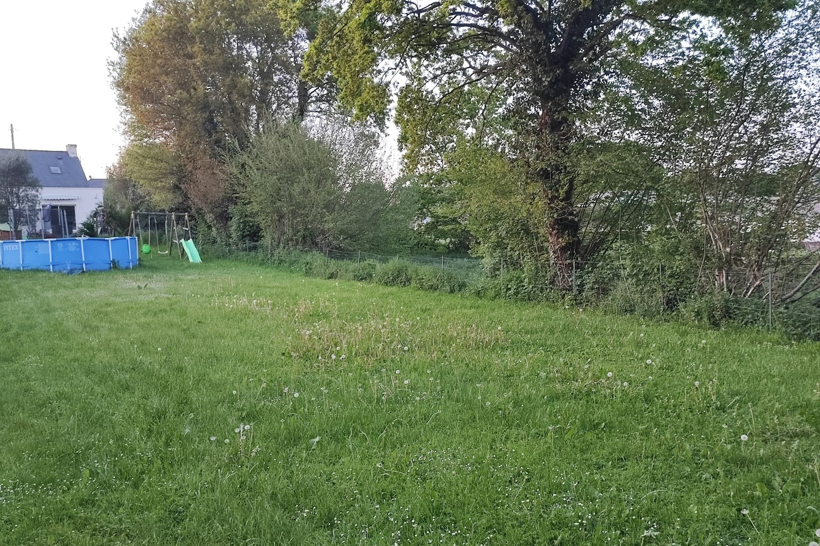 Notre Jardin pour vous — Na soukromém pozemku in Saint-Marcel