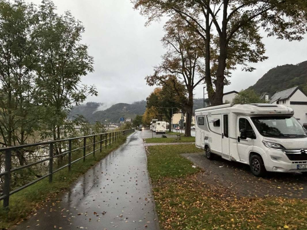 Übernachtungsparkplatz Cochem — Стоянка з ночівлею in Cochem-Cond