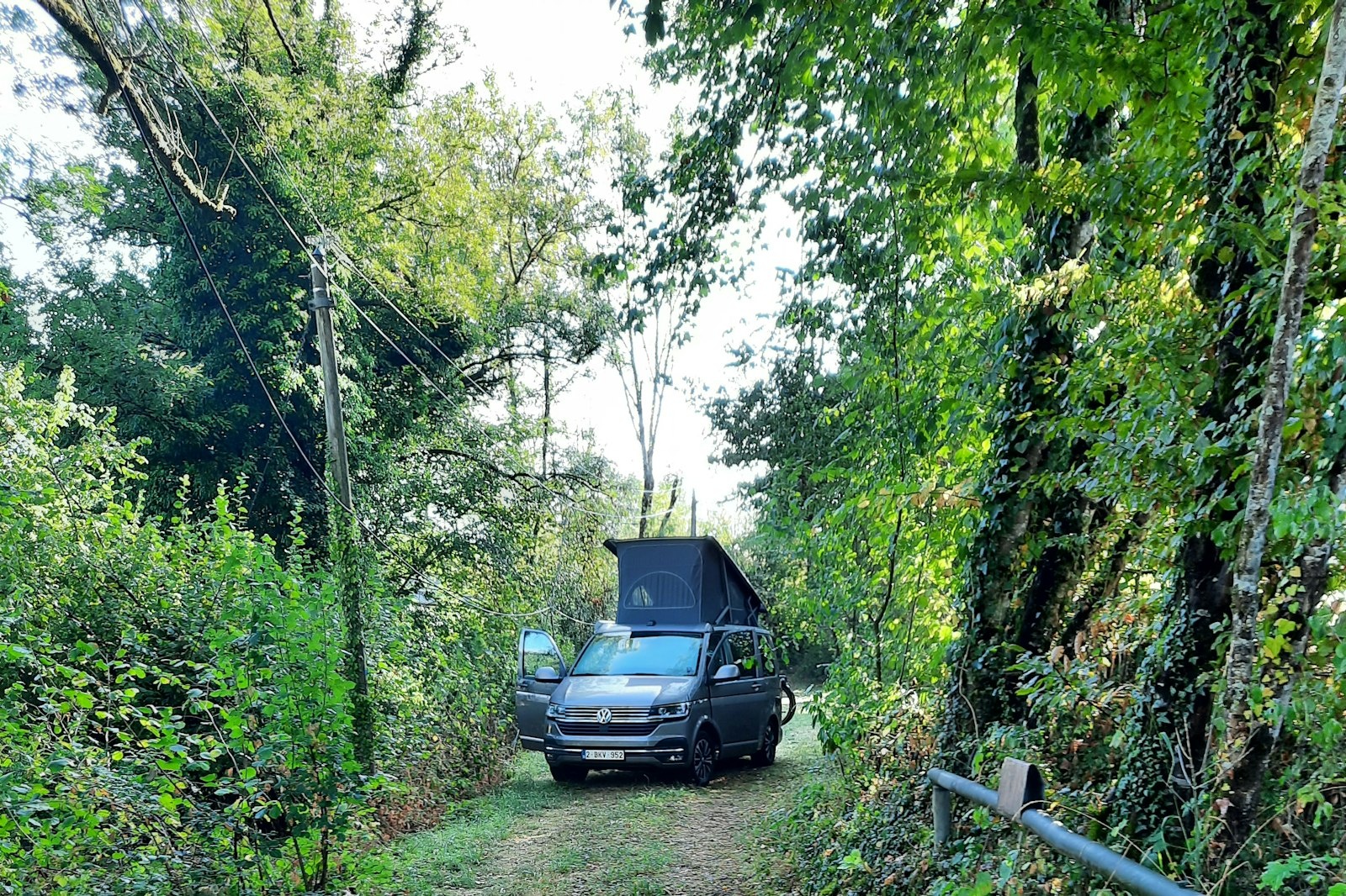 Près du pont — On private ground in Vaire
