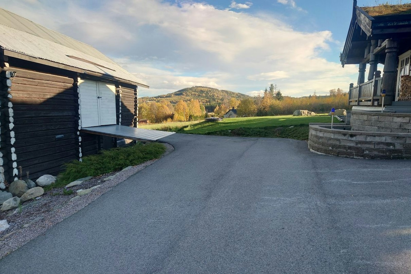 Stellplatz am Blockhaus und Waldrand — On private ground in Våler i Solør