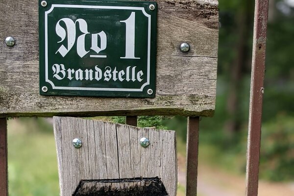 Brandstelle 1 - Haus im Wald