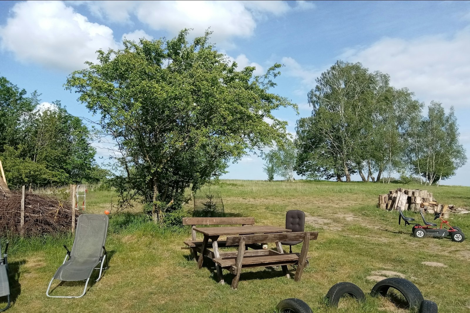 Wiese am Feldrand — On private ground in Karlsburg