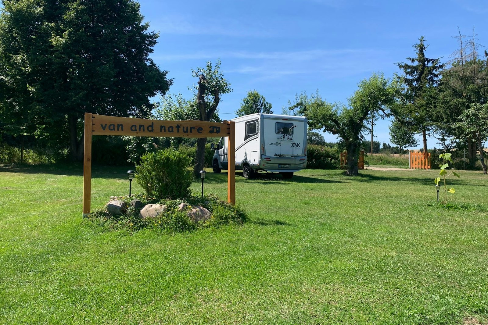 Van and Nature Ruheidyll, 8km zur Müritz — On private ground in Bollewick