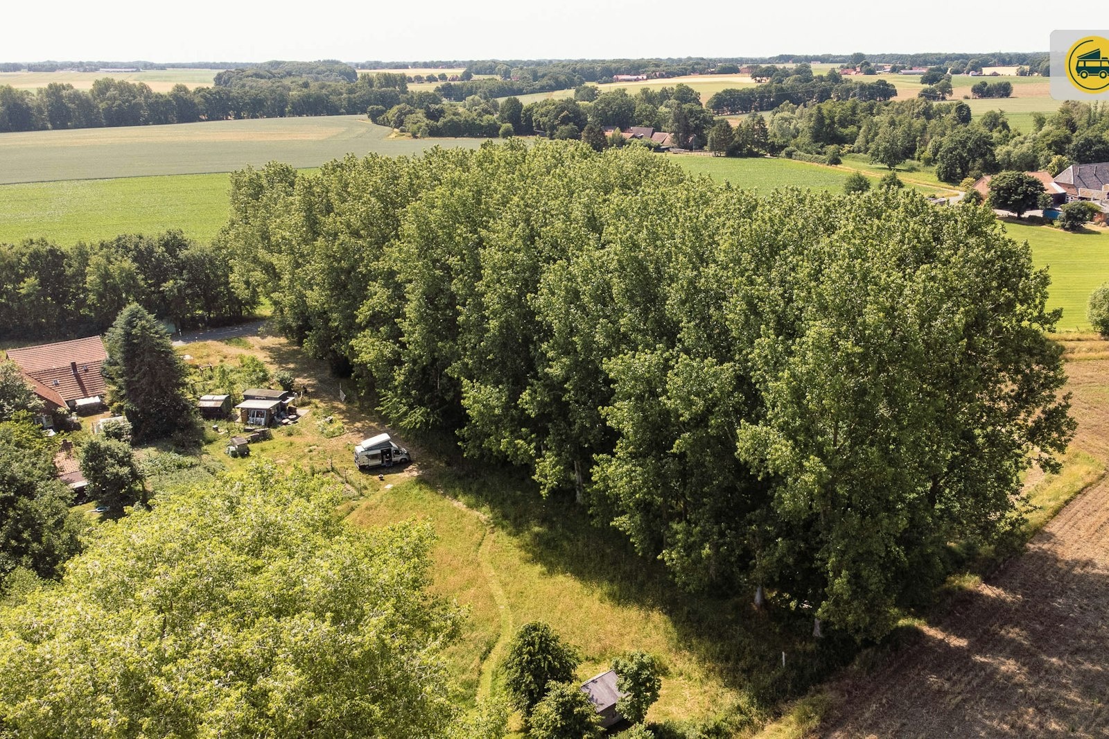 Ruhig gelegener Stellplatz auf Sandboden und Wiese — On private ground in Warpe
