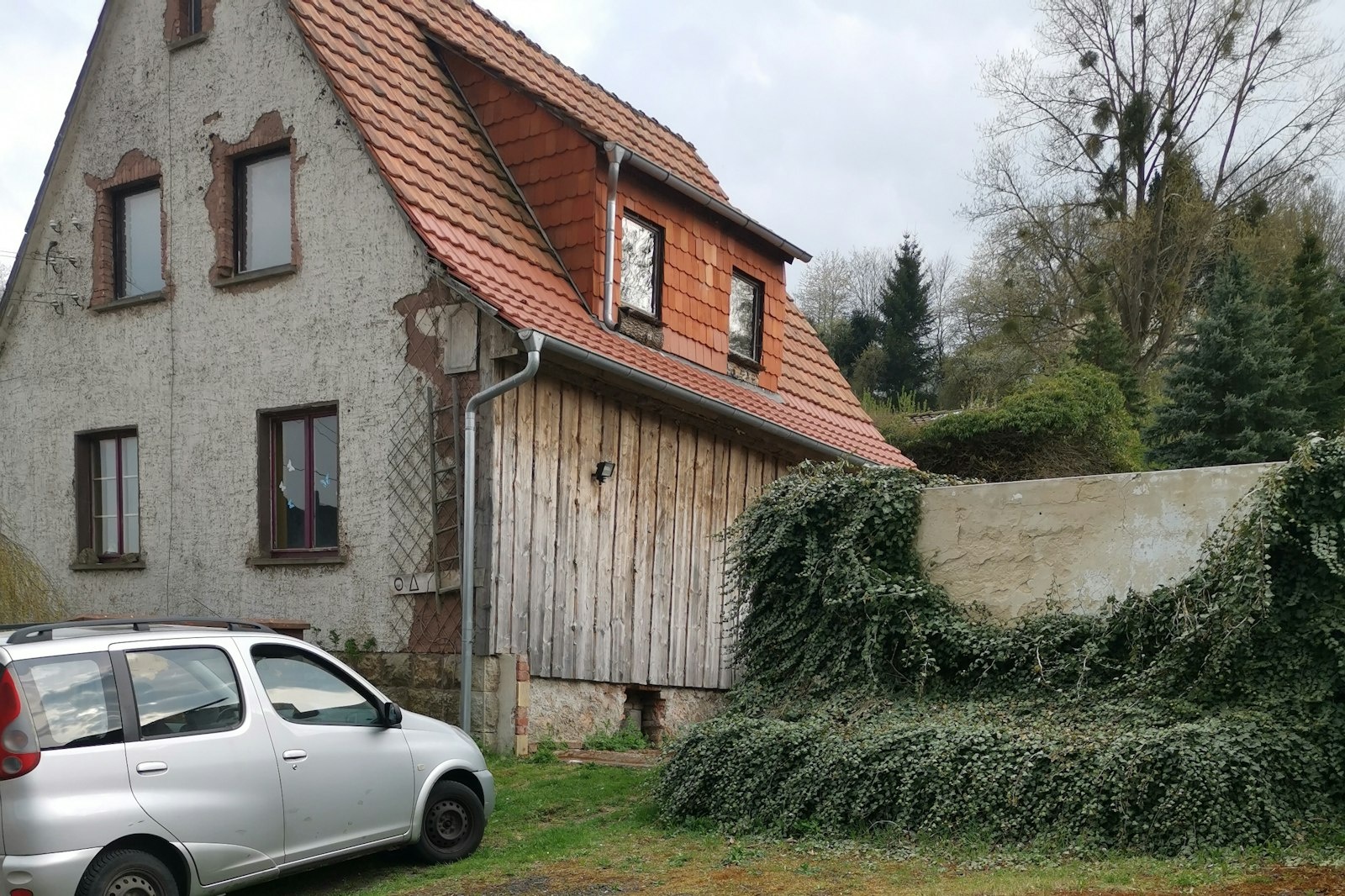 Ruhiger Stellplatz am Haus — On private ground in Geisleden