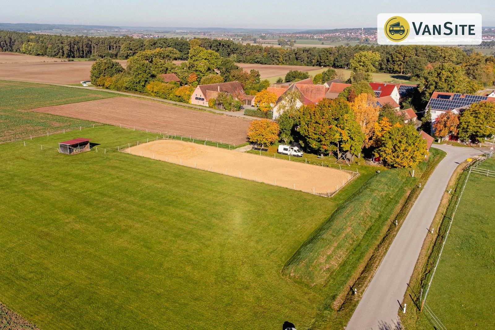 grünes Fleckchen am Reitplatz — On private ground in Bechhofen