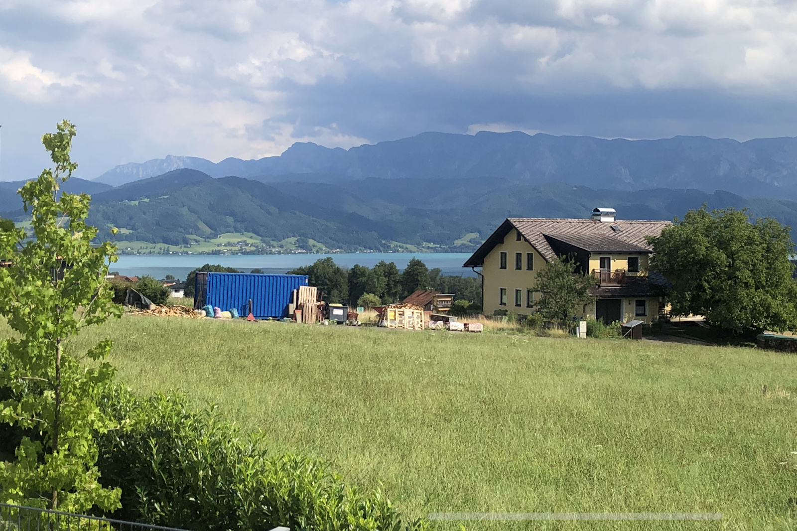 Attersee und  Bergblick , vor den Toren der Stadt Salzburg — On private ground in 
